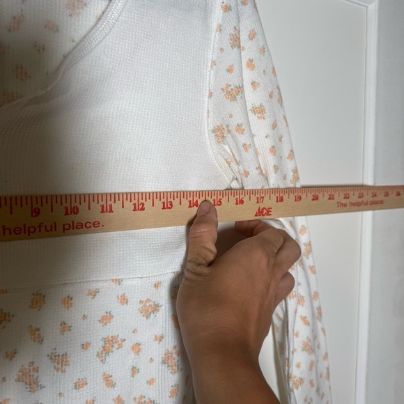 American Eagle Orange and White Floral Patchwork Top Cropped Long Sleeve Size M - Picture 4 of 10